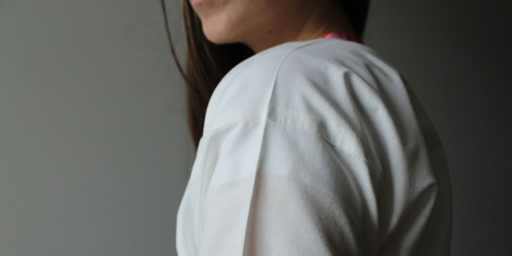 Jääsken paita olkapää.