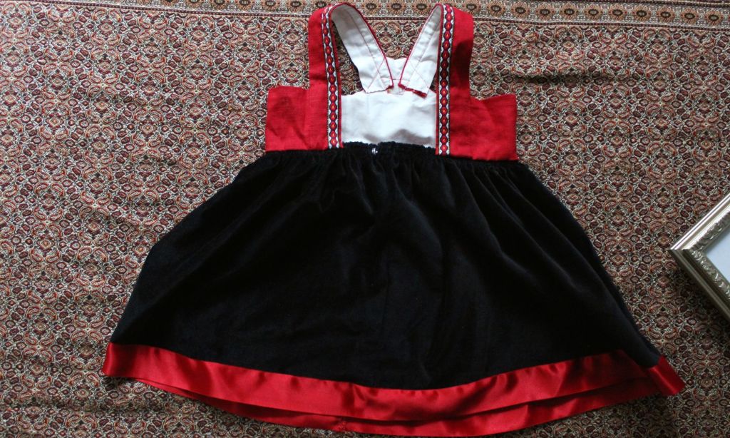 Lapsen hartuushame edestä.