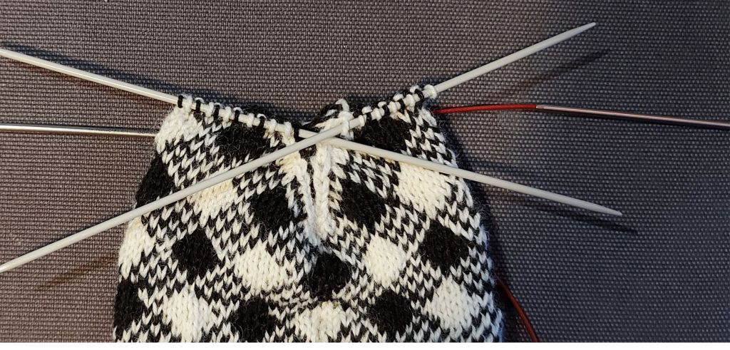 Tylppä lapasen kärkikavennus. Lapasen kärjen päättely.