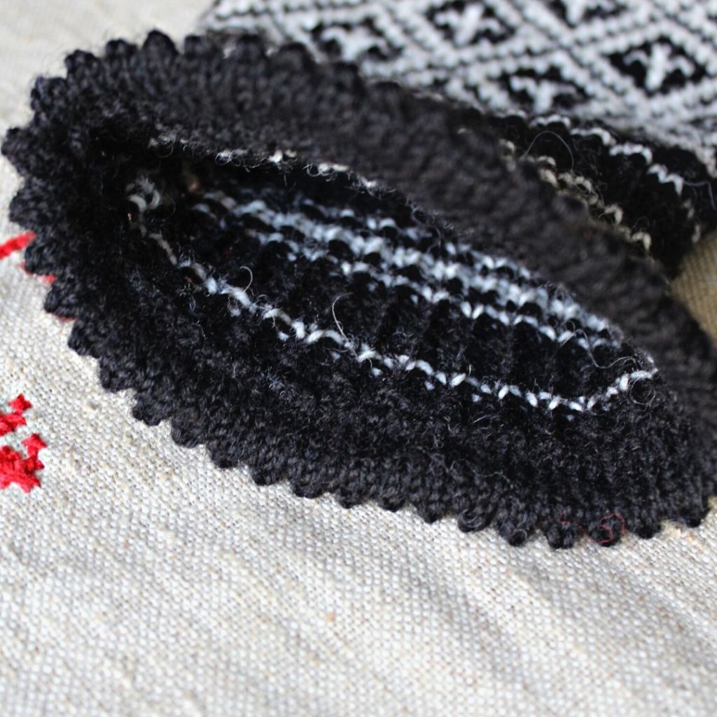 Raussin Lienan kirjat hiirenhammasreuna.