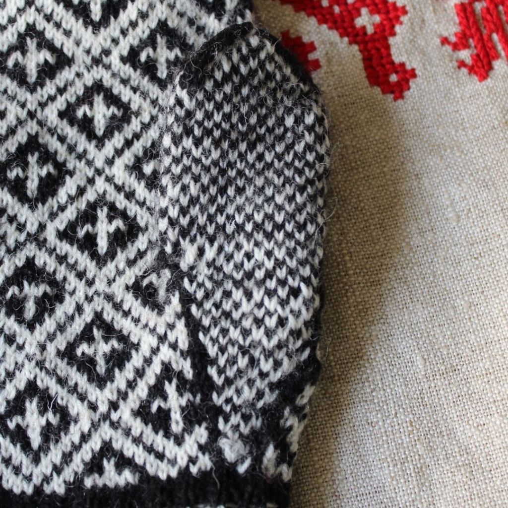 Raussin Lienan kirjat peukalokiila