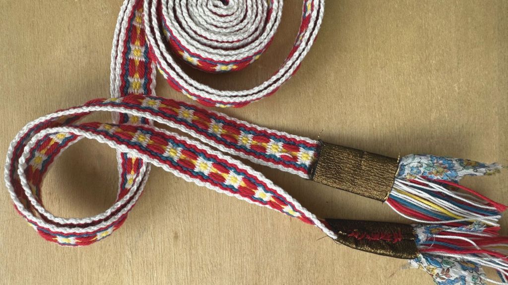 Sakkola silmävyö pirtanauha.