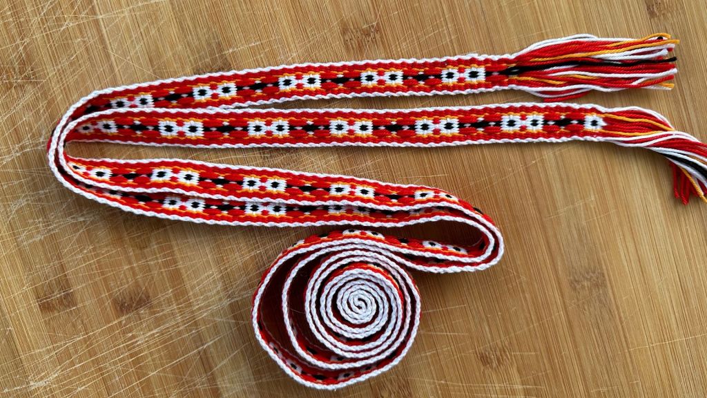 Sakkola säärsije pirtanauha.