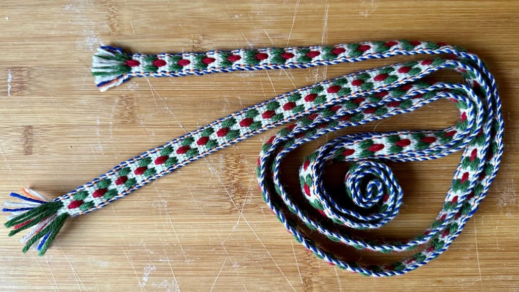 Pirtanauha historiallisen mallin mukaan.