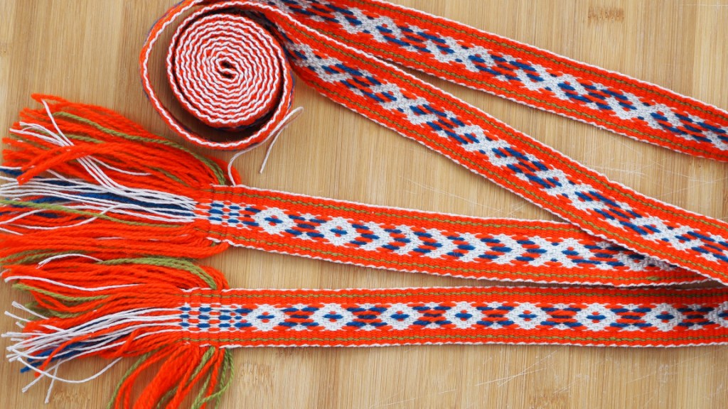 Mallinauha Sakkola-Rautu kokkaniekkavyö.