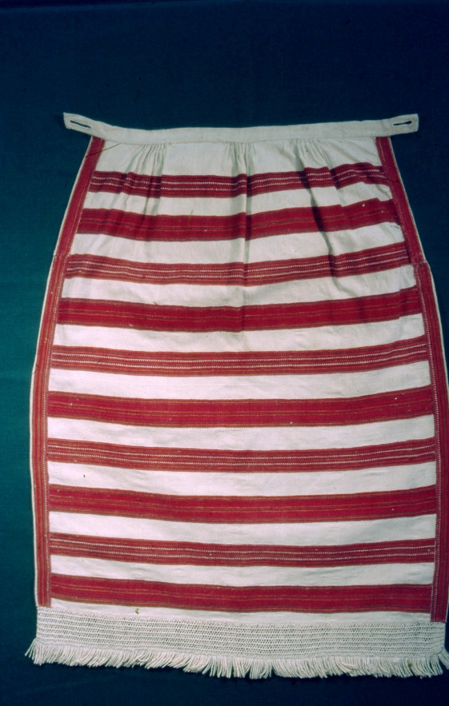 Jääskeläinen ripsiraitaesiliina.