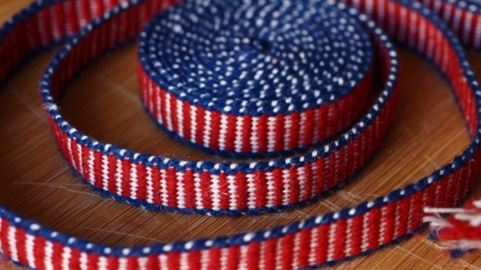 Antrealainen irtotaskun pirtanauha.